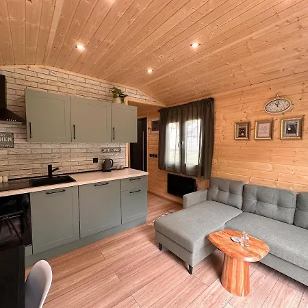 3 - Tiny House * Lisov